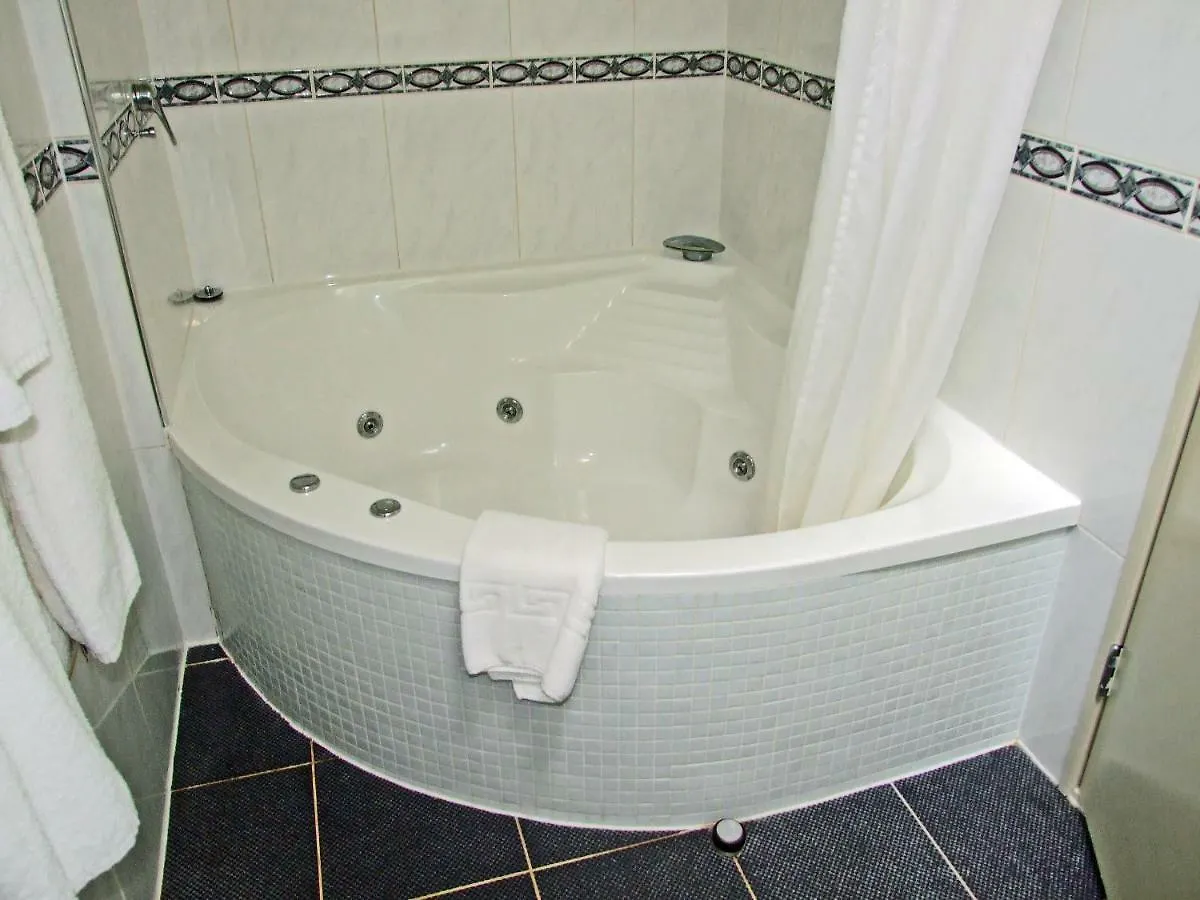 Airport Motel Wellington 4*,